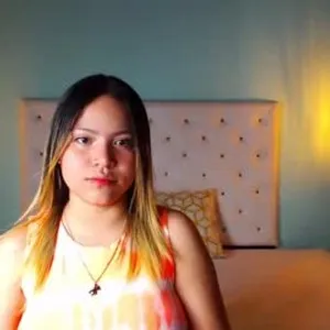 valentinaalovee profile pic